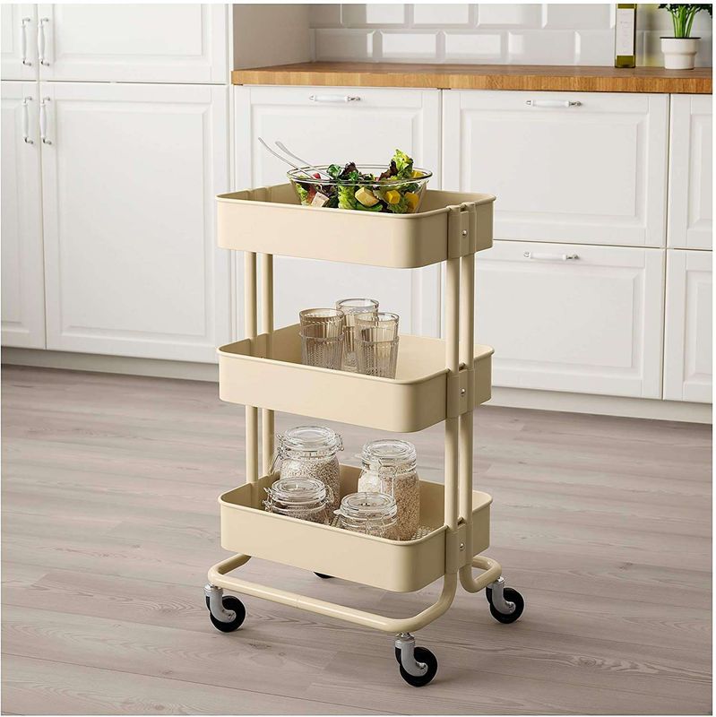 Trolley de metal con rodos  Medida: 45 x 34 x 82cms Color: Beige se envía armado