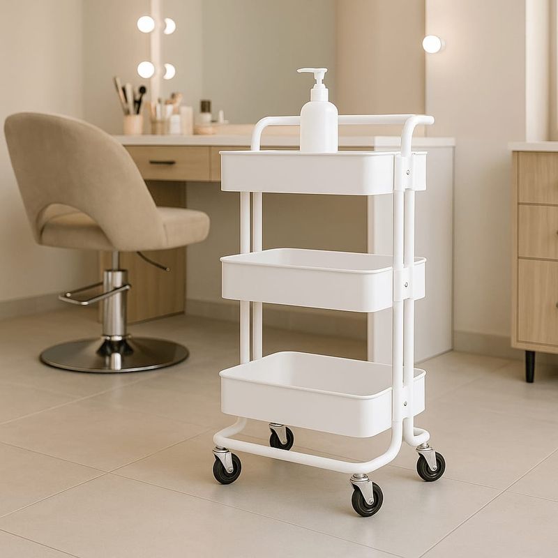 Trolley de metal con rodos  Medida: 45 x 34 x 82cms Color: Blanco se envía armado