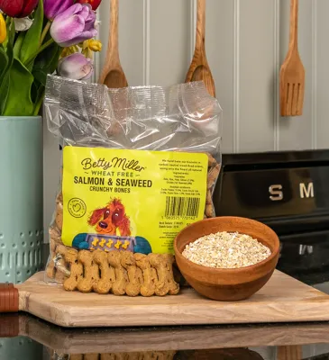 Betty Miller Wheat Free Salmon & Seaweed Crunchy Bones 400g Betty Miller Wheat Free Salmon & Seaweed Crunchy Bones 400g