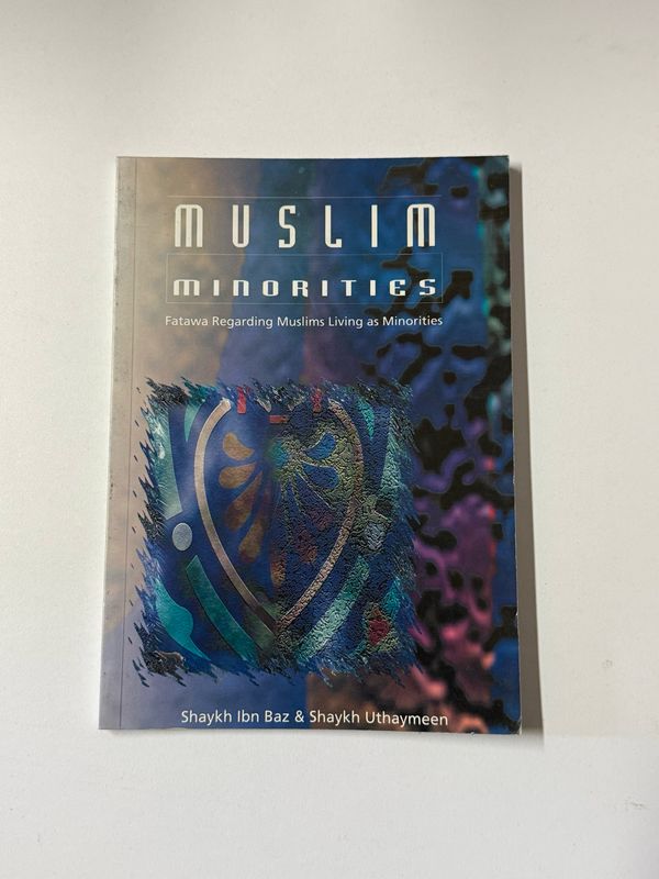 Muslim Minorities: Fatawa Regarding Muslims Living as Minorities (Paperback)