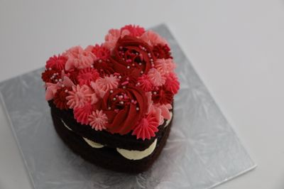 LOL 11cm Traditional Style Cake