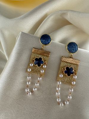 Banner Drop Earrings, Gold