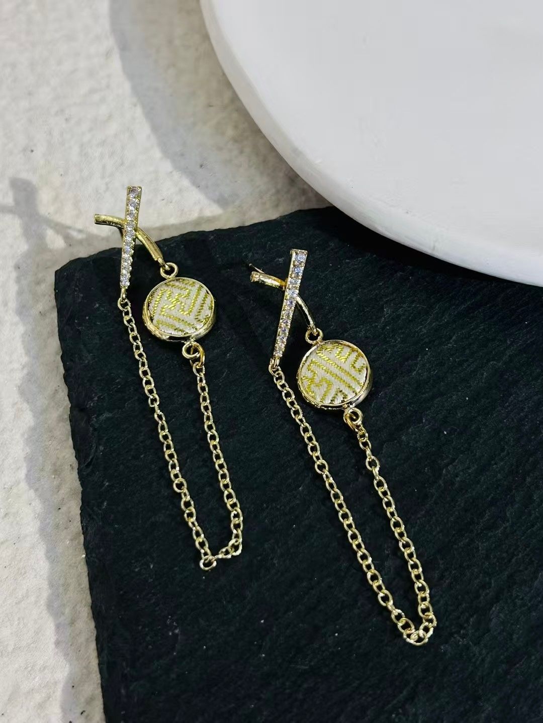 Golden Sway Chain Drops