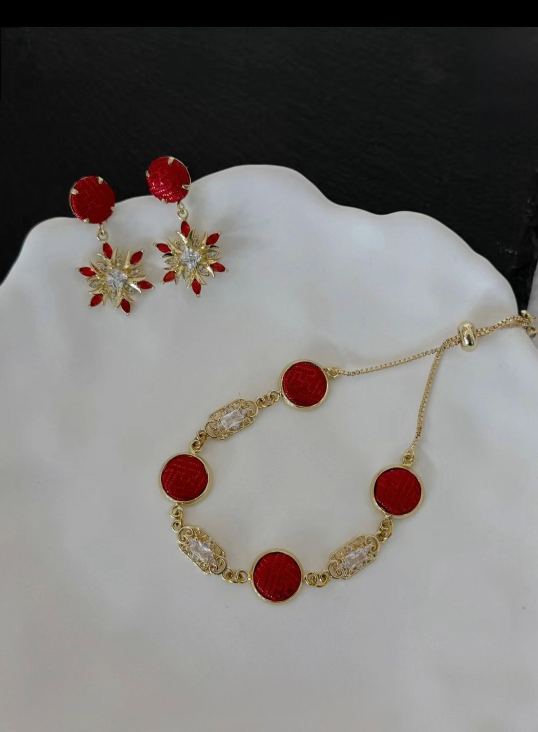 Infinity Bracelet, Red