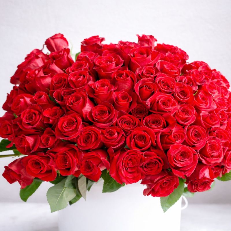 RAMO DE ROSAS ROJAS LOVE