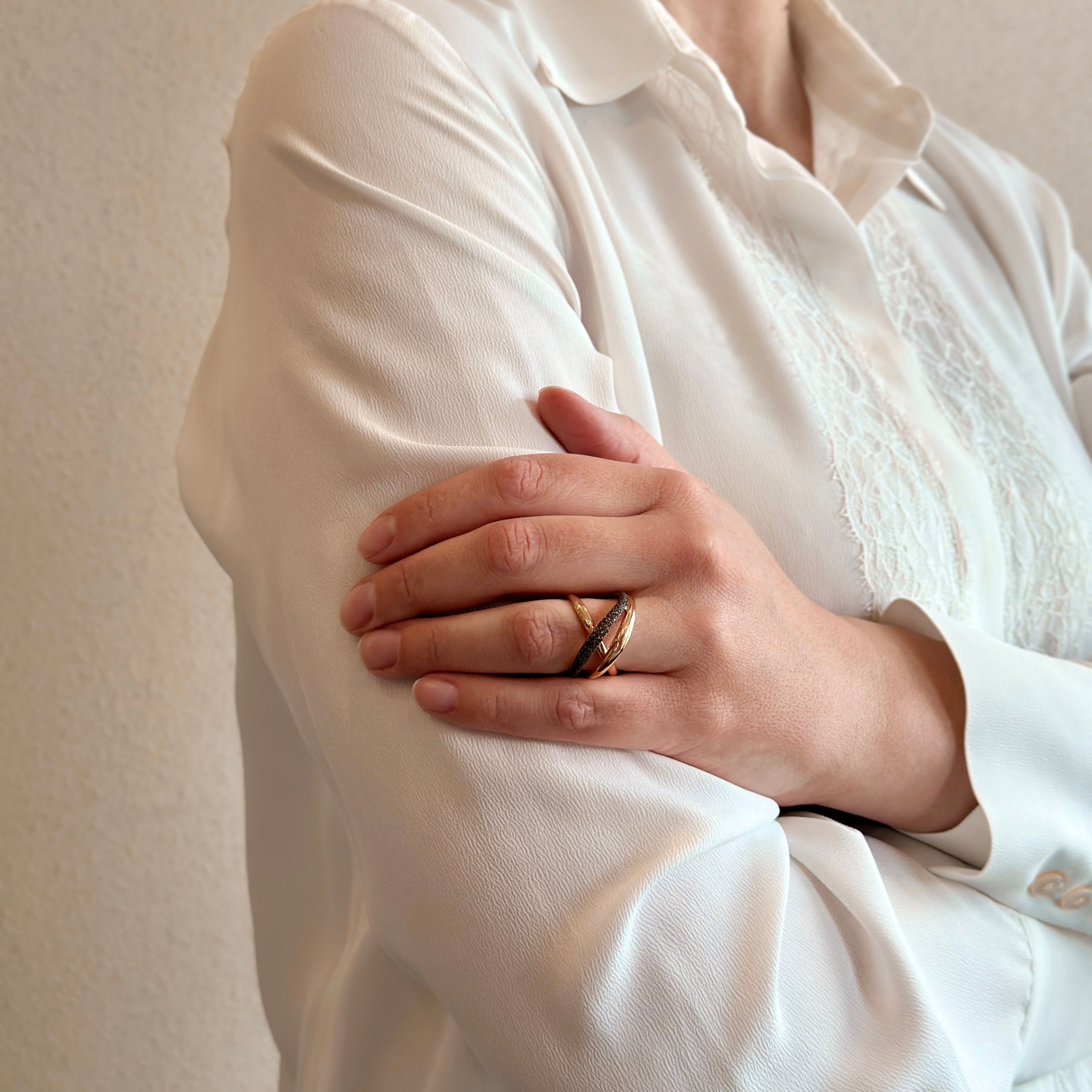 PESAVENTO ANELLO A TRE MAGLIE INTRECCIATE POLVERE DI SOGNI BRONZO