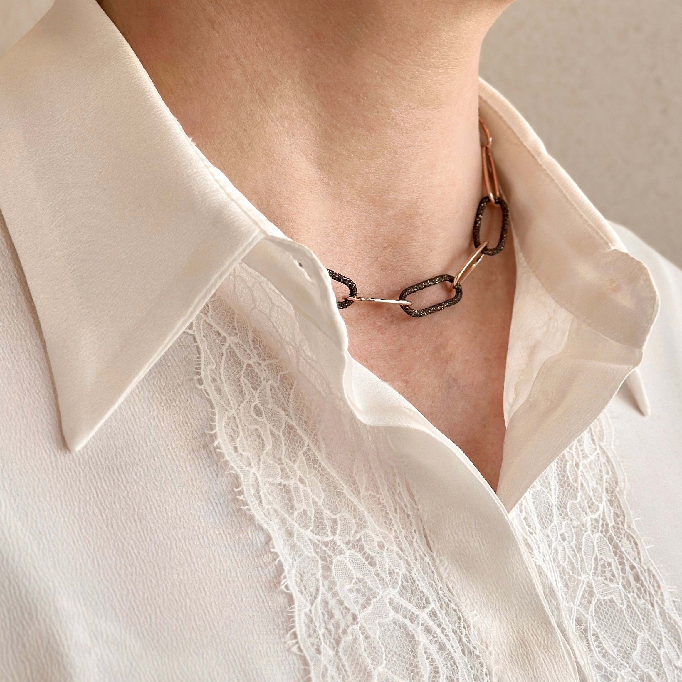 PESAVENTO GIROCOLLO A CATENA CON POLVERE DI SOGNI  BRONZO