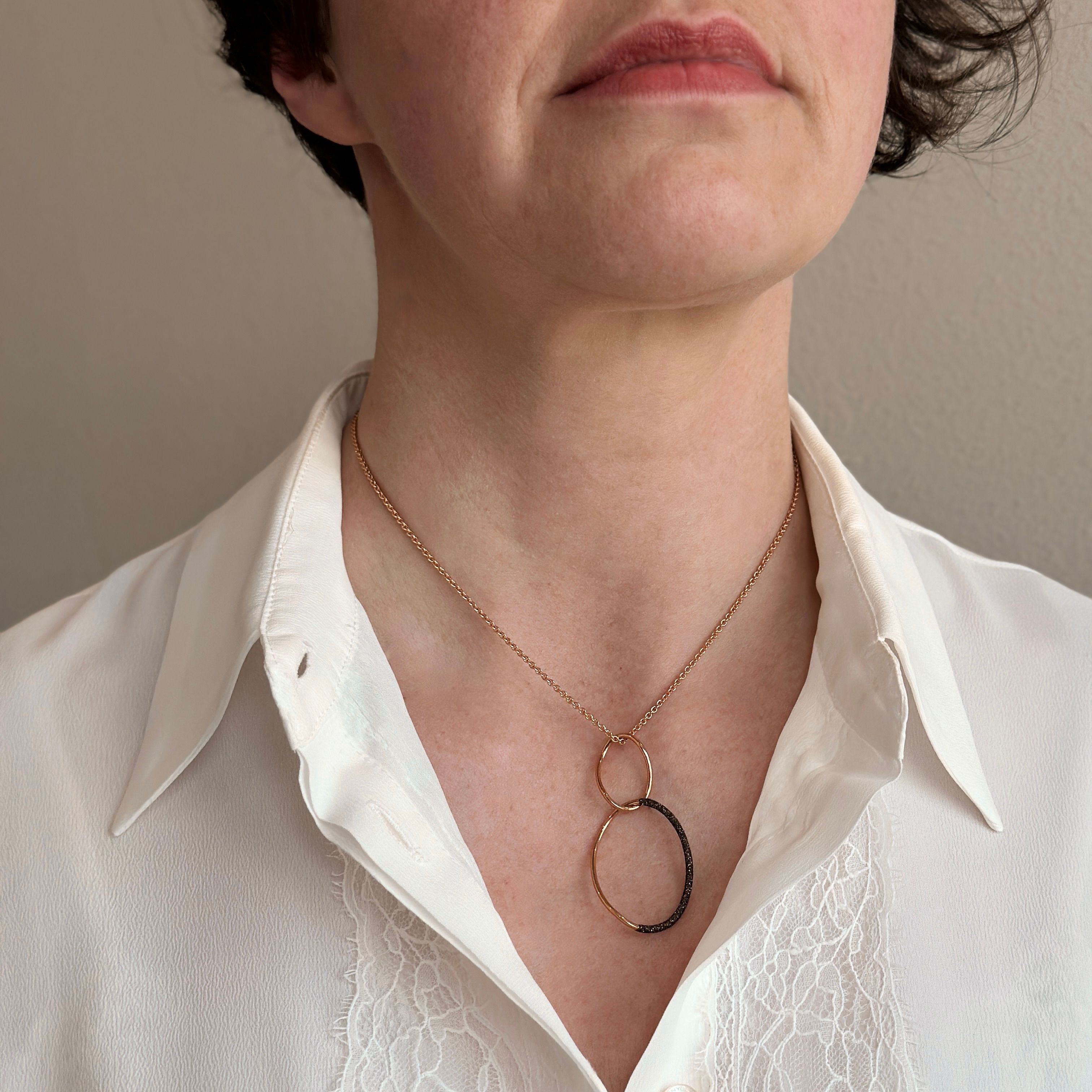 PESAVENTO GIROCOLLO CON DUE CERCHI POLVERE DI SOGNI BRONZO