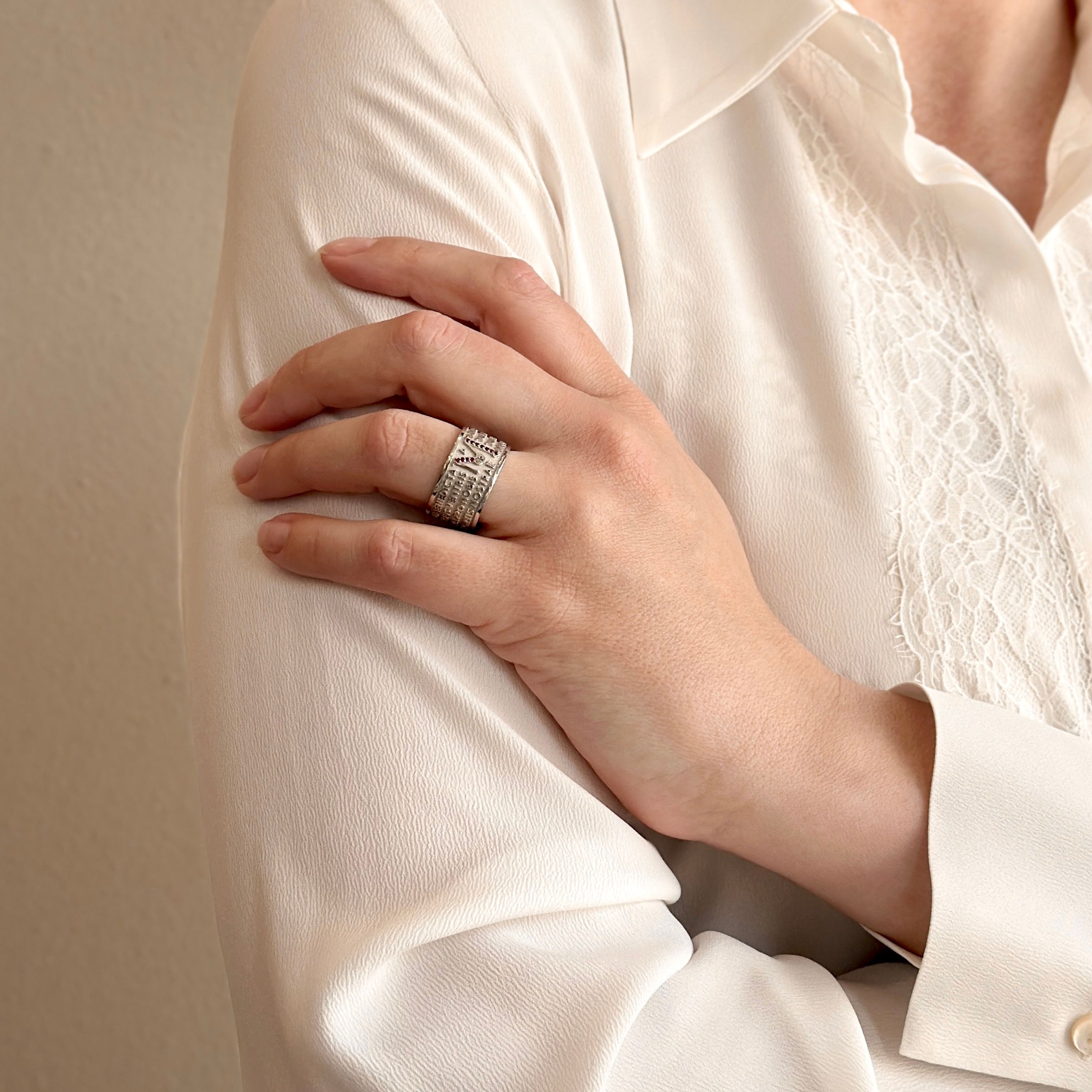 TUUM ANELLO ANIMAE MATER AG 925 RODIATO CON RUBINI ROSSI