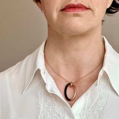 PESAVENTO GIROCOLLO CON PENDENTE POLVERE DI SOGNI NERA