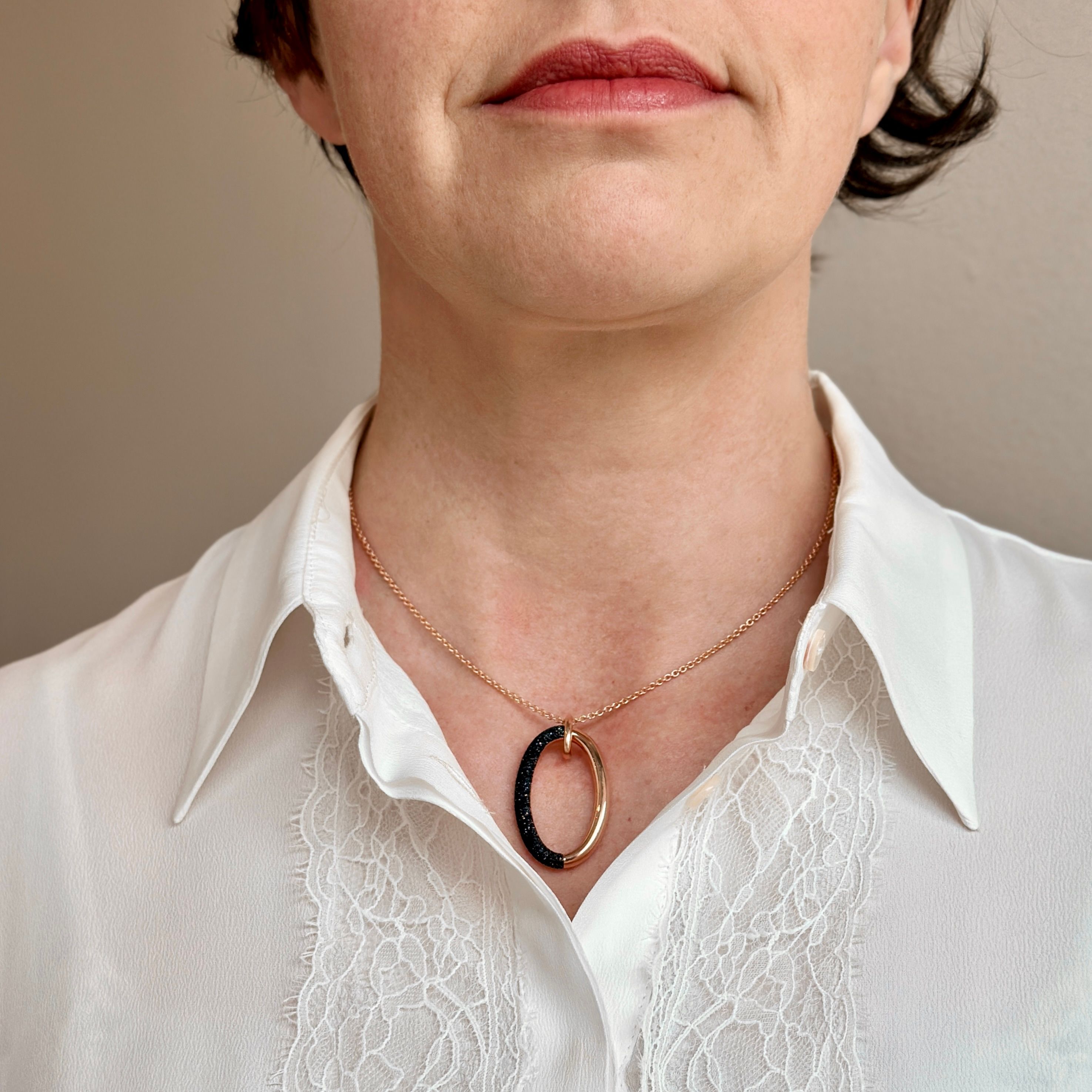 PESAVENTO GIROCOLLO CON PENDENTE POLVERE DI SOGNI NERA