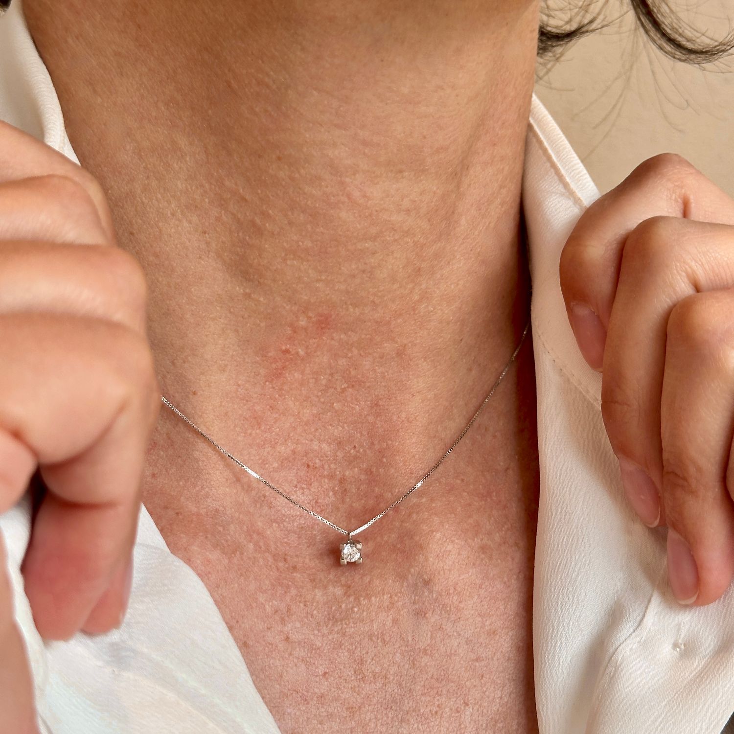 ÉSA GIROCOLLO ORO BIANCO CON DIAMANTE 0.20 CT