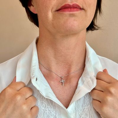 ÉSA CATENA CON CROCE ELEGANTE ORO BIANCO 18kt. ZIRCONI BIANCHI