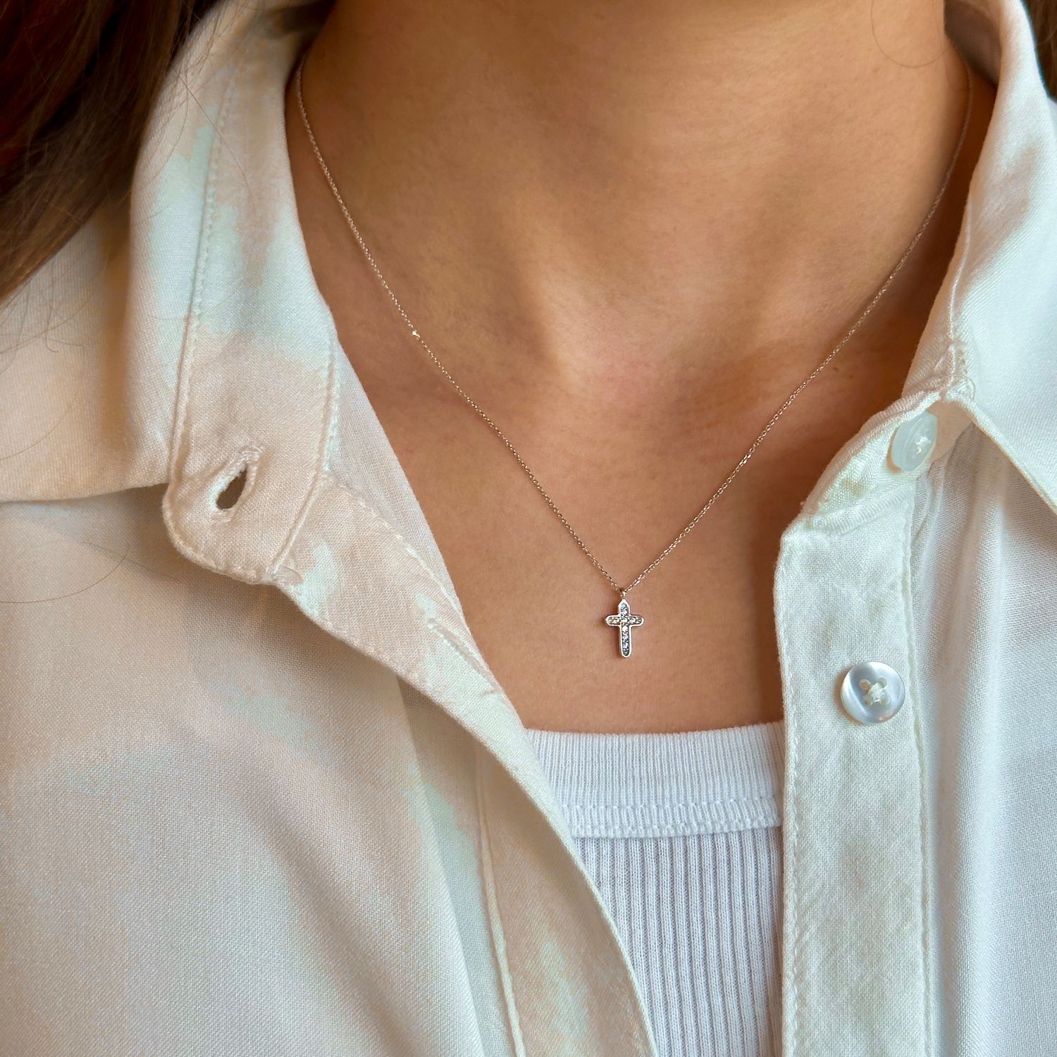ÉSA GIROCOLLO CON CROCE ORO BIANCO 18kt. ZIRCONI BIANCHI