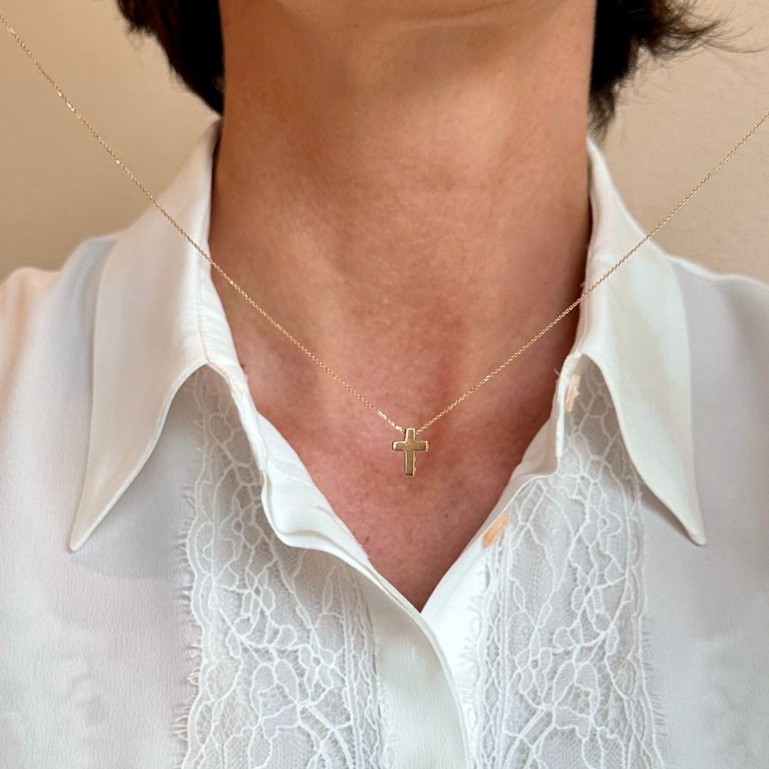 ÉSA GIROCOLLO CON CROCE ORO GIALLO 18kt.