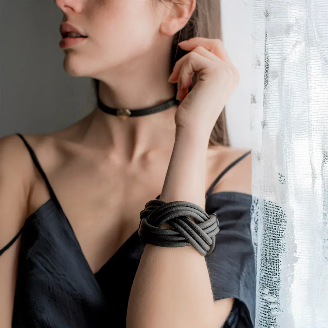 TULSI BRACCIALE IN PELLE NODOMORO NERO