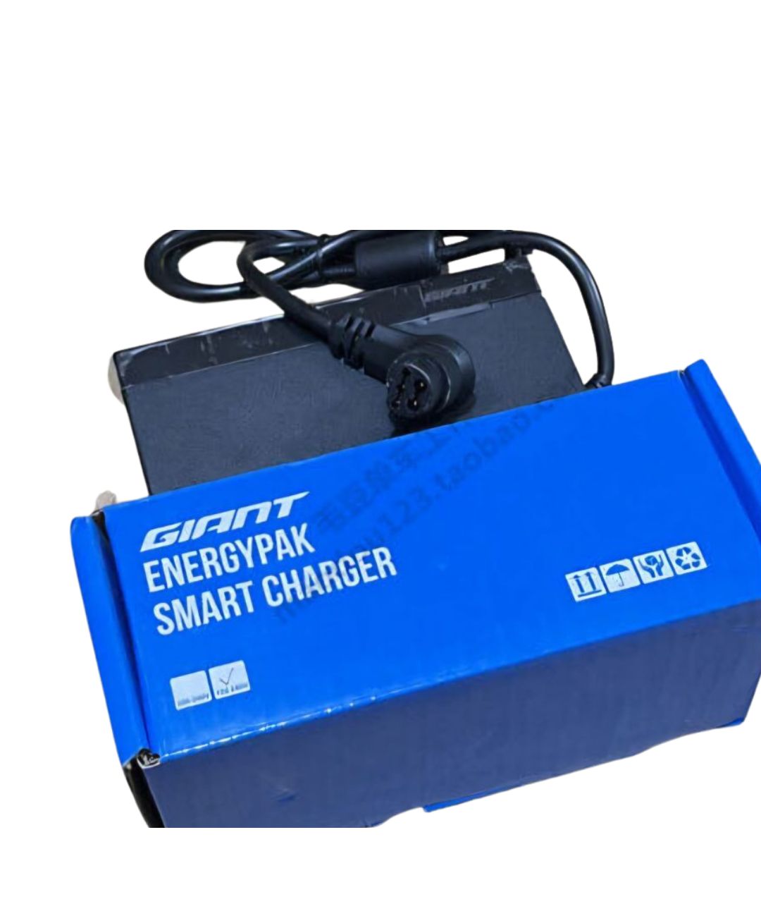 GIANT ENERGYPAK SMART CHARGER 36V 4A 5PIN