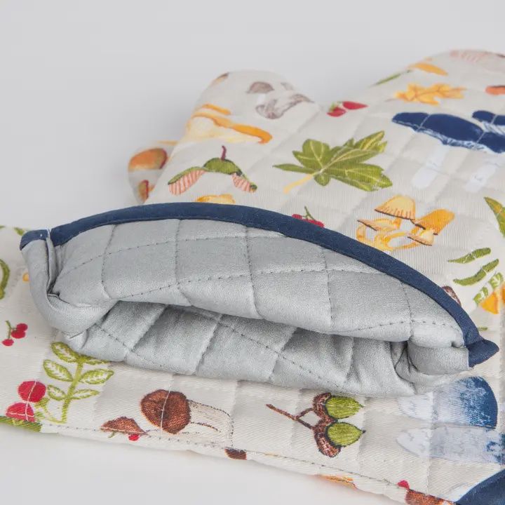 Field Mushrooms Oven Mitt