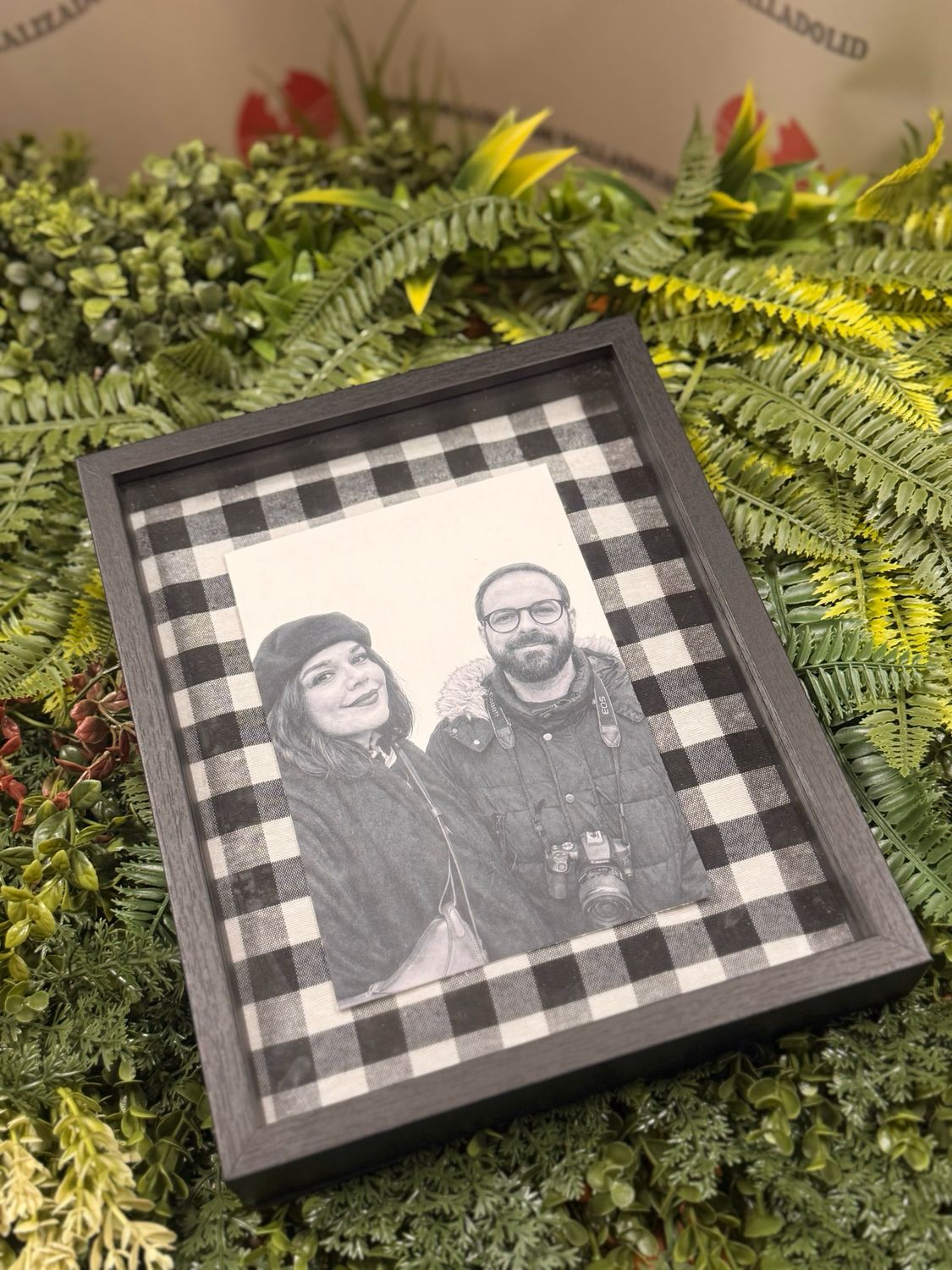 ILUSTRACIÓN ESTILO GRAFITO/ LÁPIZ REALISTA CON FONDO