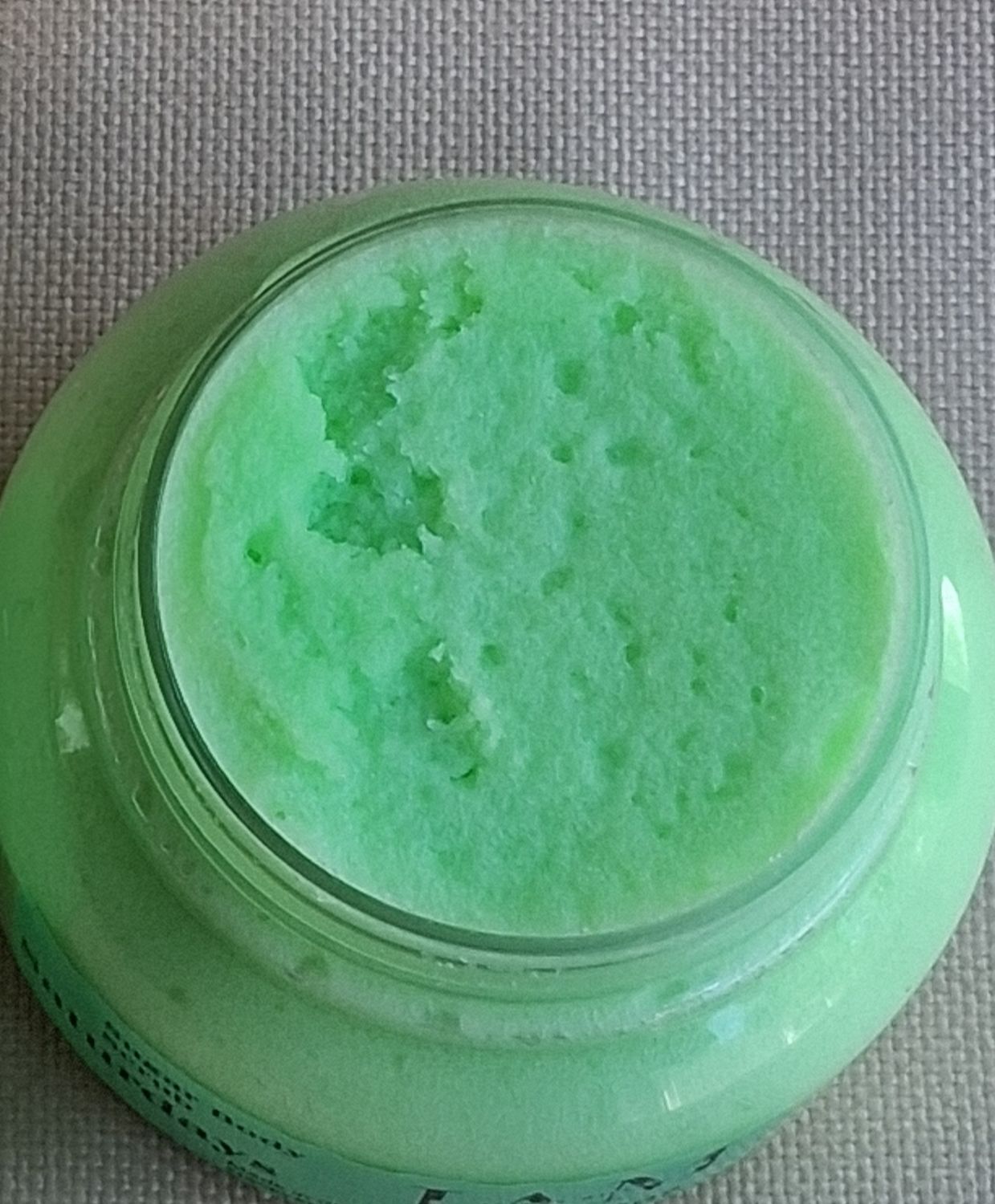 Saturdays Body Scrub