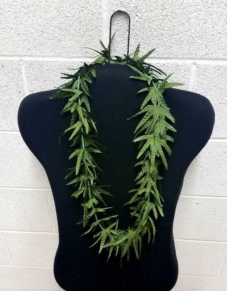 ​Hemp Leaf Lei , Green