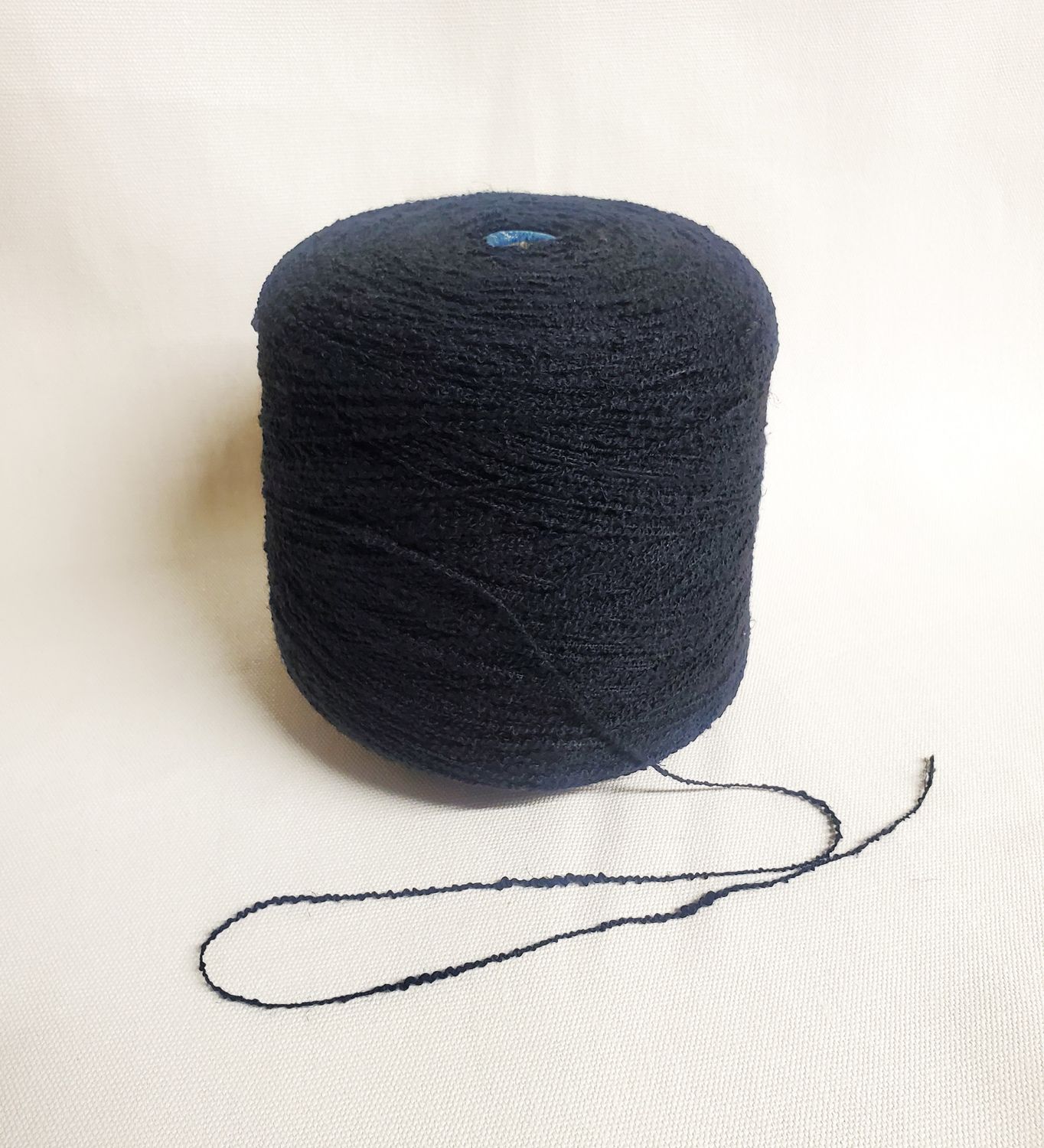 Boucle Black Hemp Fancy Yarn
