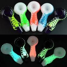GLOW IN THE DARK SCORPION SPOON PIPE