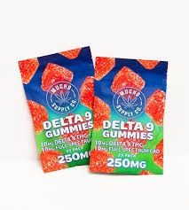 MUCHO D9 GUMMIES 25CT RED-BLUE-GREEN PK