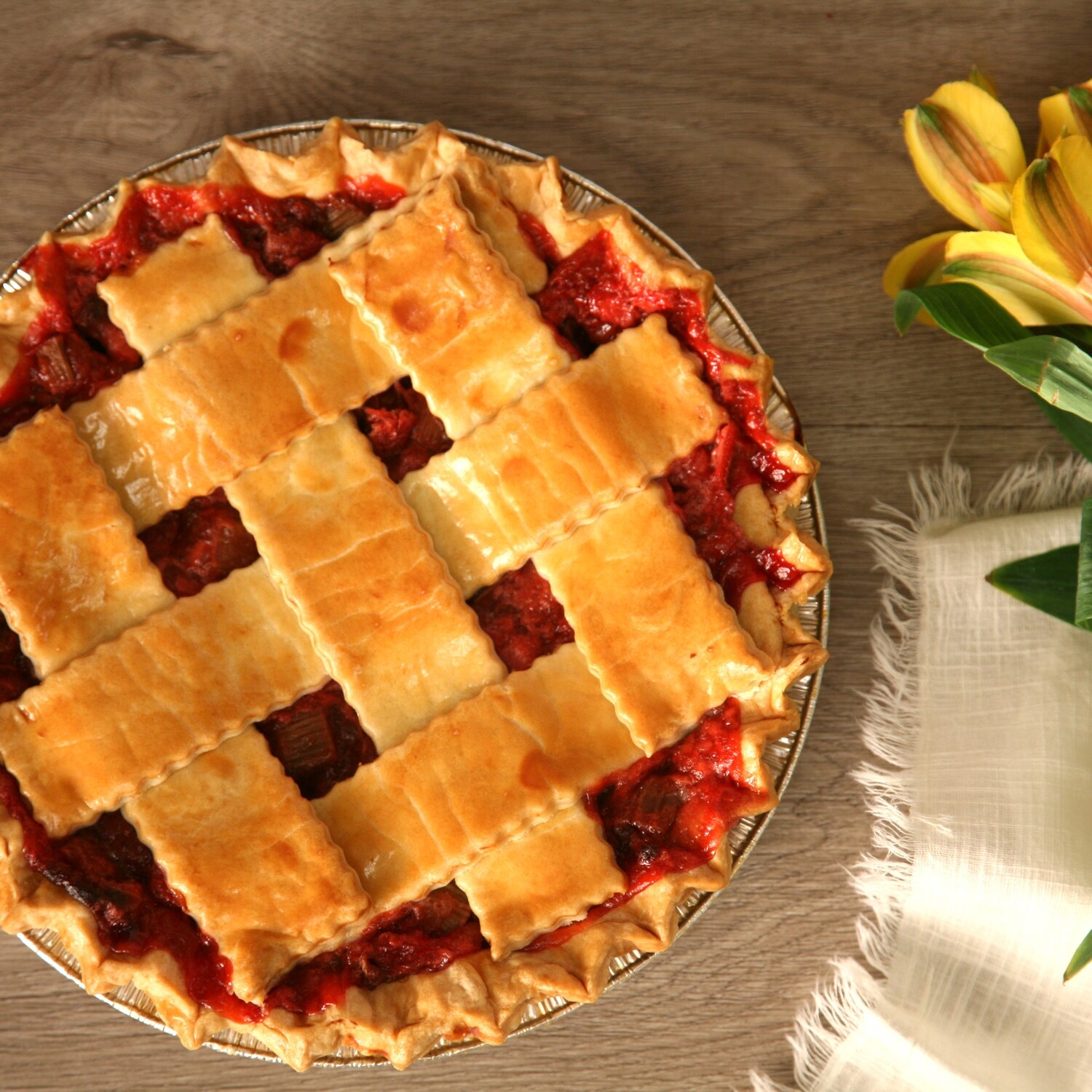 Strawberry Rhubarb Pie with lattice