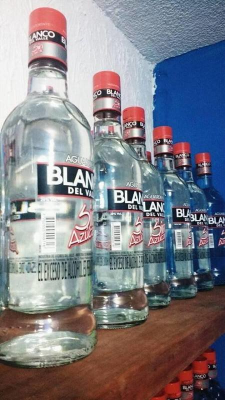 BOTELLA DE AGUARDIENTE