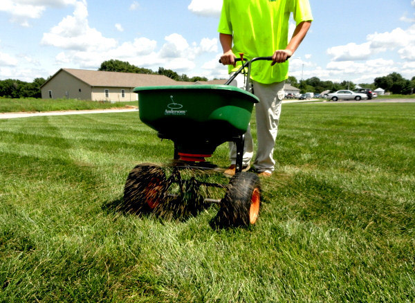 Winter Fertilizer Application for lawns under 2000 sq ft. For lawns larger click on Buy Now and a popup will ask for the size