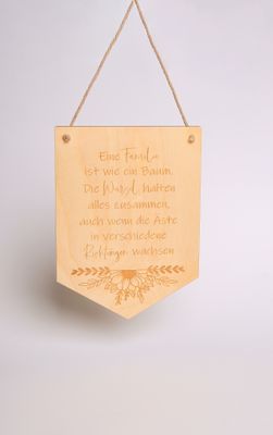 Schild &quot;Eine Familie ist wie ein Baum ...&quot;