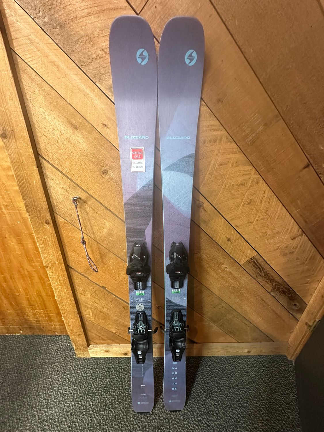 Blizzard Black Pearl 88 146cm Demo Ski w/ JRS 7.5 Demo Bindings