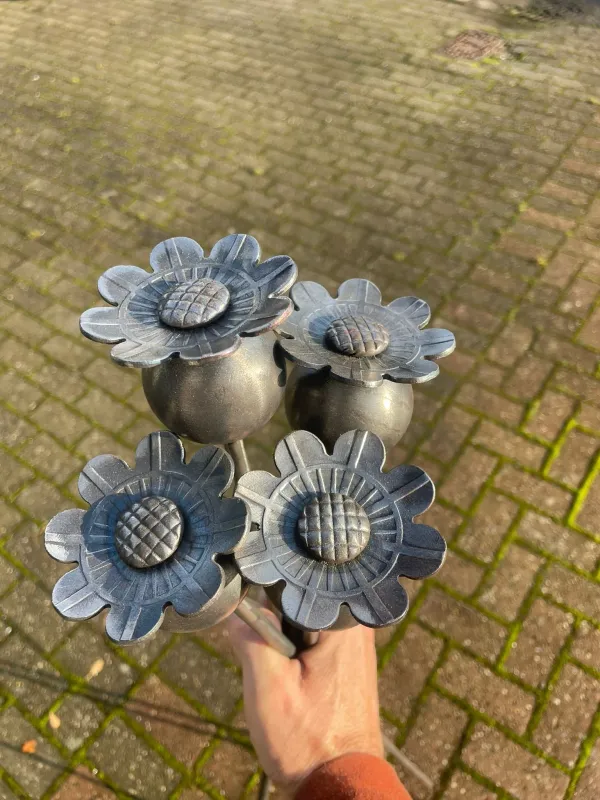 DECORATIVE POPPY SEED HEAD. SET OF 4