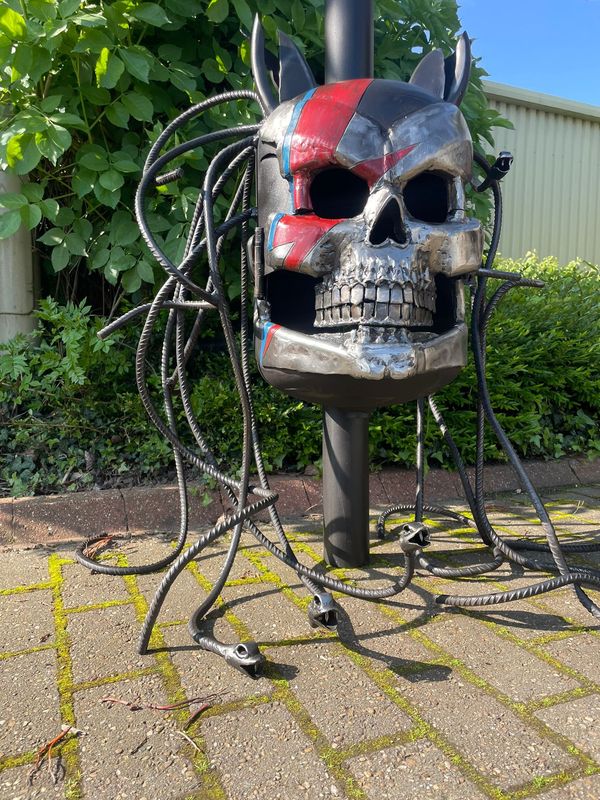 THE ZIGGY SKULL FIRE PIT