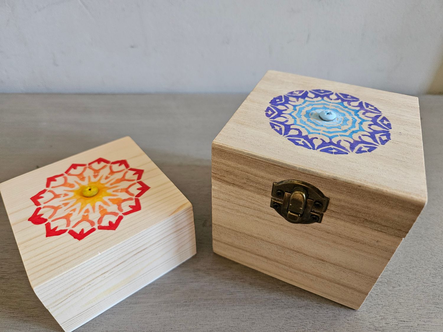 Wooden box charging station for G5/CIAS