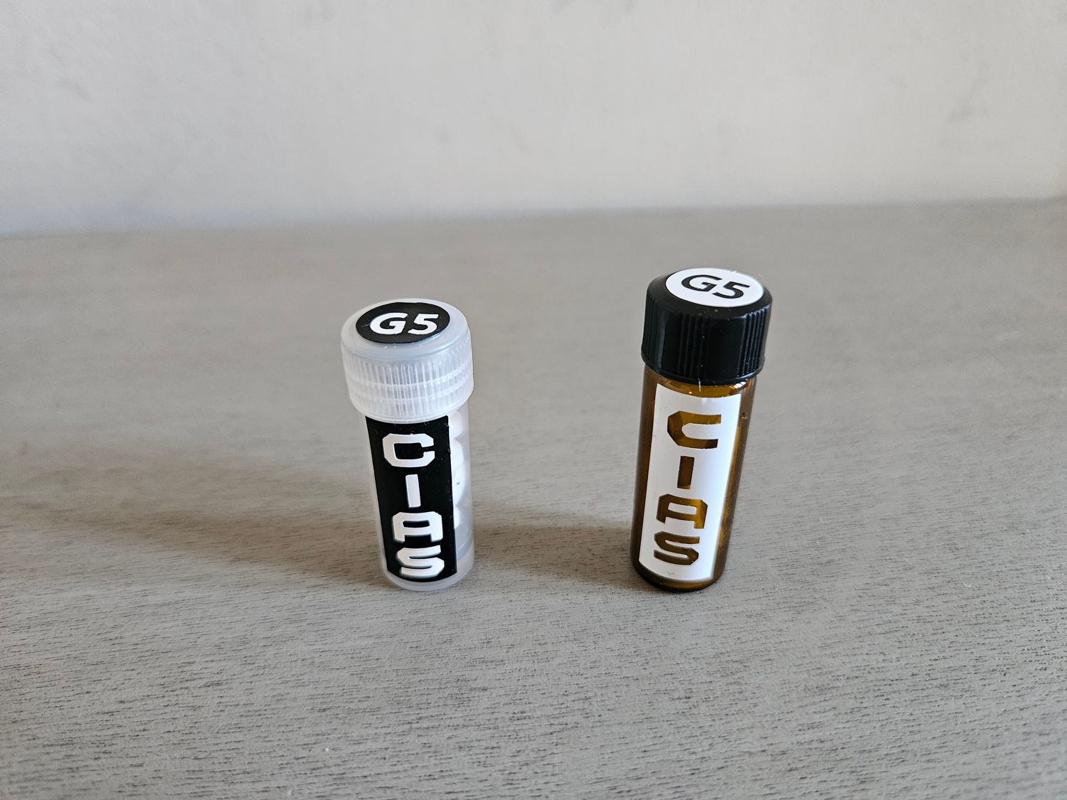Pre-made self-charging G5/CIAS vials