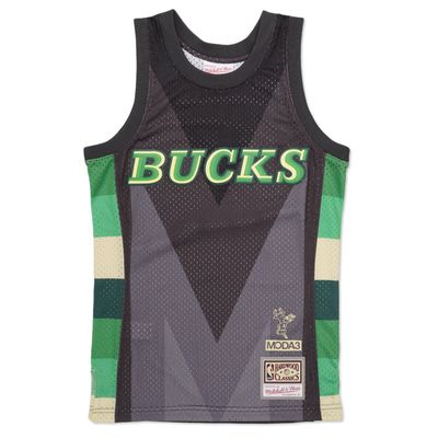 MITCHELL &amp; NESS X MODA3 BUCKS HOMECOURT SWINGMAN JERSEY