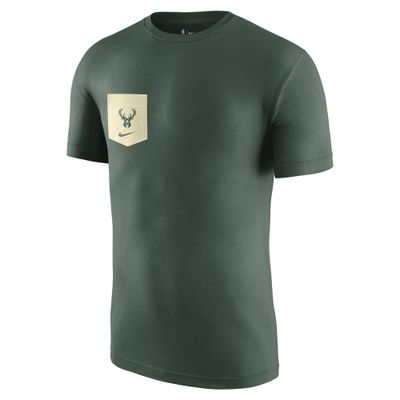 NIKE BUCKS ESSENTIAL POCKET TEE 