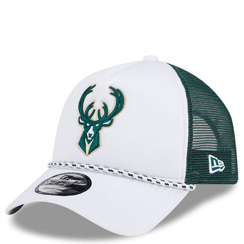 NEW ERA MILWAUKEE BUCKS COURT SPORT 9FORTY TRUCKER HAT