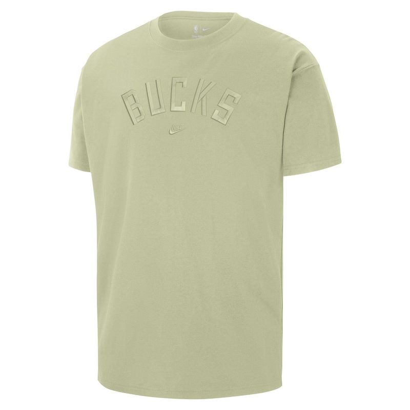 NIKE MILWAUKEE BUCKS COURTSIDE ESSENTIAL PREMIUM TEE        