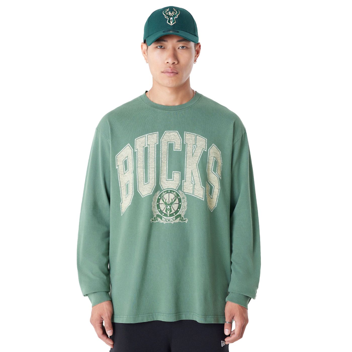 NEW ERA MILWAUKEE BUCKS WORDMARK CREST OVERSIZED LONG SLEEVE TEE 