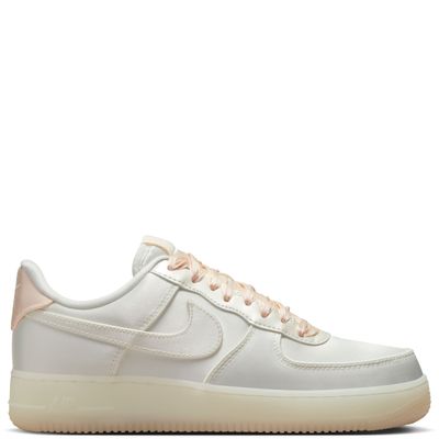 NIKE WOMEN&#39;S AIR FORCE 1 &#39;07 LV8 