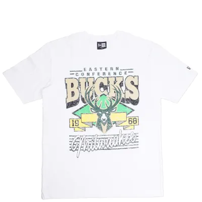 NEW ERA MILWAUKEE BUCKS SPORT CLASS DISTRESSED TEE  