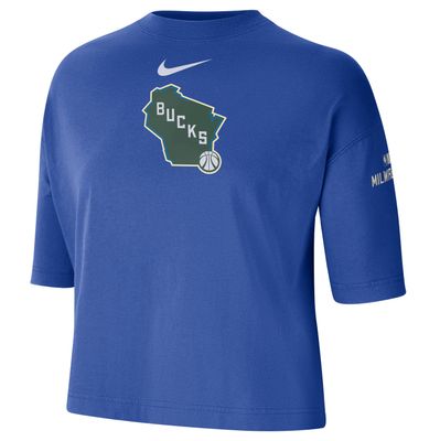 NIKE MILWAUKEE BUCKS WOMEN&#39;S COURTSIDE CITY EDITION BOXY TEE    