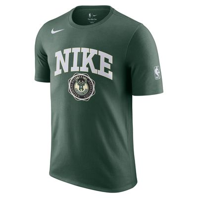 NIKE MILWAUKEE BUCKS COLLEGIATE ESSENTIAL TEE