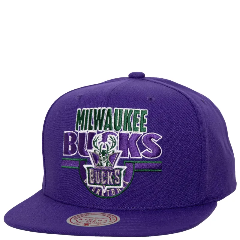 MITCHELL &amp; NESS MILWAUKEE BUCKS BADGE LINE SNAPBACK HAT