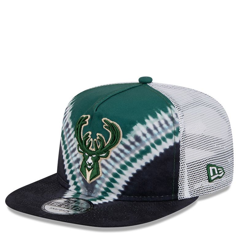 NEW ERA MILWAUKEE BUCKS TIE DYE GOLFER SNAPBACK HAT