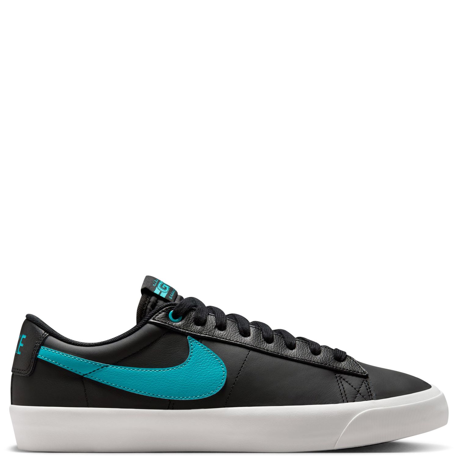 NIKE SB BLAZER LOW PRO GT   