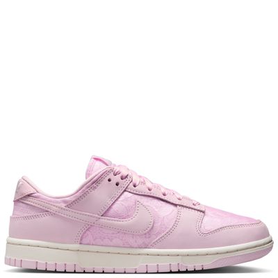 NIKE WOMEN&#39;S DUNK LOW  